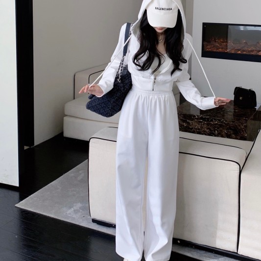 白色高品质丝绒连帽外套+高腰阔腿休闲长裤套装